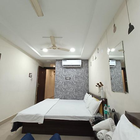Treebo Yatri Grah Kshipra T Hotel อุจเจน ภายนอก รูปภาพ