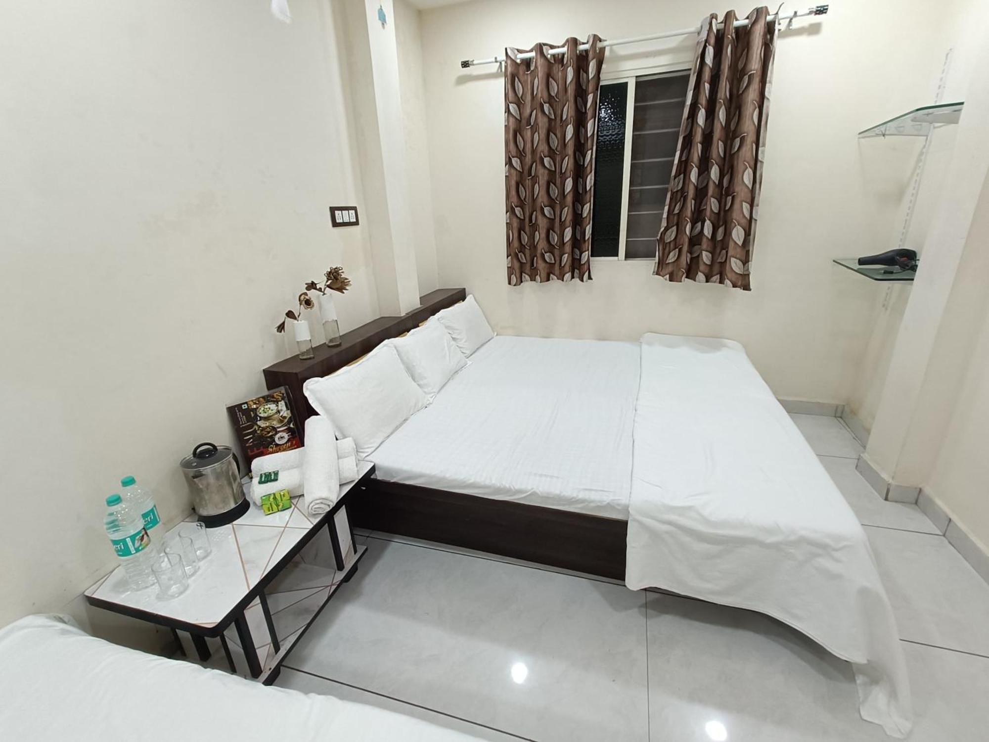 Treebo Yatri Grah Kshipra T Hotel อุจเจน ภายนอก รูปภาพ