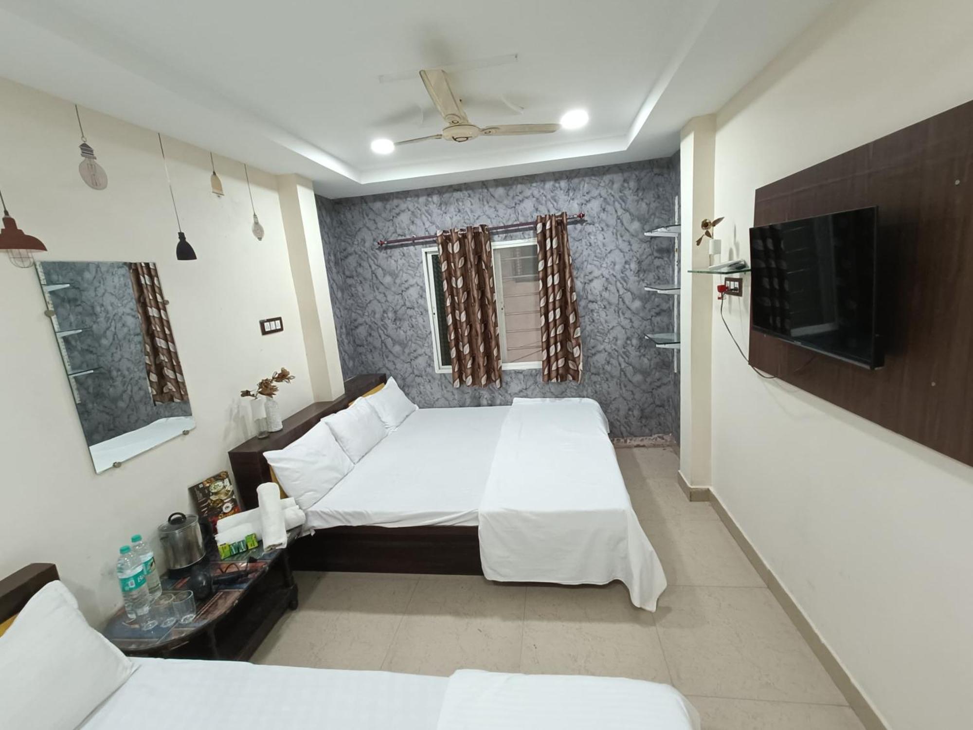 Treebo Yatri Grah Kshipra T Hotel อุจเจน ภายนอก รูปภาพ